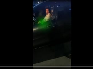 Pelaku Pamer Kelamin di Gatot Subroto Beraksi Saat Tunggu Penumpang Pelaku Pamer Kelamin di Gatot Subroto Beraksi Saat Tunggu Penumpang