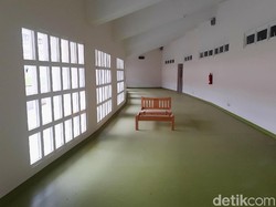 Para pemain pun disediakan ruang untuk melakukan sesi pemanasan. Selain itu, ada juga ruangan untuk wasit, panitia pelaksana, ball boy, hingga escort kid.