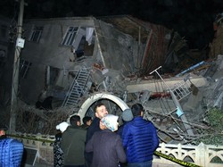 Penampakan Gedung Roboh Gegara Gempa di Turki