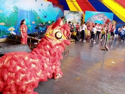 Momen Imlek Juga Ramaikan Waterpark Bogor