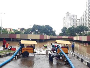 Banjir di Underpass Timur Kemayoran Masih 3,5 Meter, 4 Pompa Dikerahkan