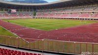 Stadion ini dikelilingi oleh perbukitan yang membuat pemandangan semakin indah. Menko PMK Muhadjir Effendy menyebut standar pembangunannya mengacu pada kandang Ajax Amsterdam, yakni Amsterdam Arena.