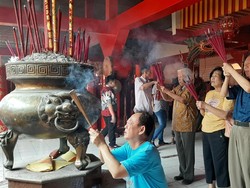 Petugas: Pengunjung Rayakan Imlek di Klenteng Ancol Turun 10 Persen Petugas: Pengunjung Rayakan Imlek di Klenteng Ancol Turun 10 Persen