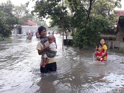 Banjir Juga Rendam Margadana Kota Tegal, Warga Diungsikan
