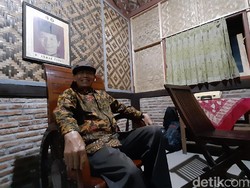 Bangun Karakter Egalitarian Melalui Umah Sastra Ahmad Tohari