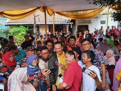 Ketua MPR Salurkan Bantuan ke Korban Banjir Cililitan Jaktim