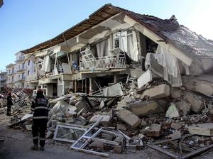 Korban Tewas Gempa M 7 Turki Jadi 19 Orang, 700 Lainnya Luka-luka Korban Tewas Gempa M 7 Turki Jadi 19 Orang, 700 Lainnya Luka-luka