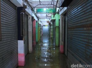 Banjir Kabupaten Bandung, Toko dan Pasar Tradisional Tutup