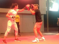 Ketika Petarung ONE Championship dan Pesepakbola Bertukar Peran