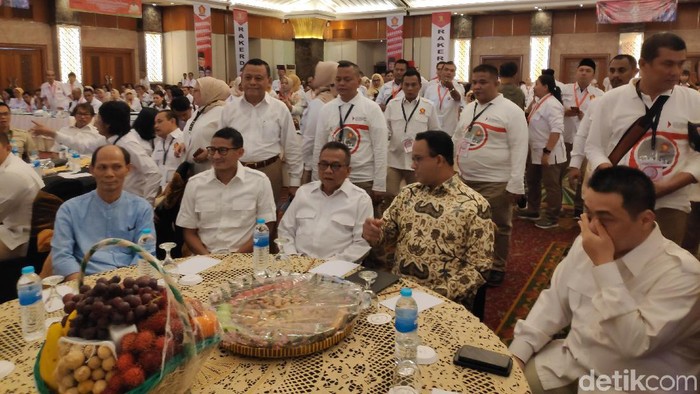 Foto: Anies Baswedan dan Sandiaga Uno (Matius Alfons/detikcom)