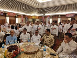 Momen Kangen-kangenan Anies dan Sandi yang Tak Bertemu 7 Bulan