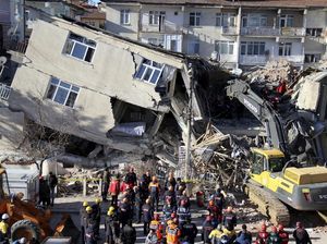 Korban Gempa M 7 di Turki Bertambah Lagi: 22 Orang Meninggal, 800 Terluka Korban Gempa M 7 di Turki Bertambah Lagi: 22 Orang Meninggal, 800 Terluka