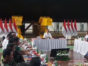 Gelar Ratas Dekat Kapal Selam KRI Cakra 401, Ini Pesan Jokowi soal Alutsista