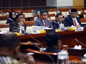 Komisi I DPR-Direksi TVRI Bahas Pemecatan Helmy Yahya Komisi I DPR-Direksi TVRI Bahas Pemecatan Helmy Yahya