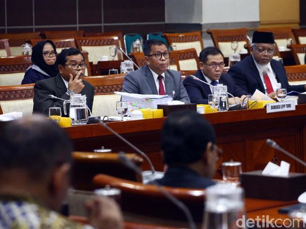 Komisi I DPR-Direksi TVRI Bahas Pemecatan Helmy Yahya