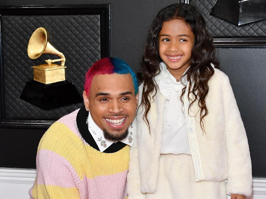 Chris Brown Ajak Putrinya di Grammy Awards 2020 Chris Brown Ajak Putrinya di Grammy Awards 2020