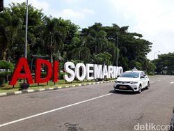 Abu Vulkanik Gunung Merapi Sampai ke Runway dan Apron Adi Soemarmo