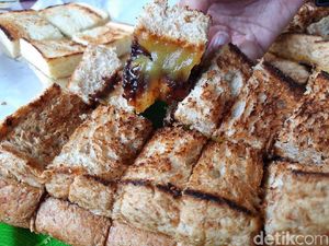Yuk, Sarapan 5 Roti Bakar Enak di Bandung yang Murah Mengenyangkan! Yuk, Sarapan 5 Roti Bakar Enak di Bandung yang Murah Mengenyangkan!