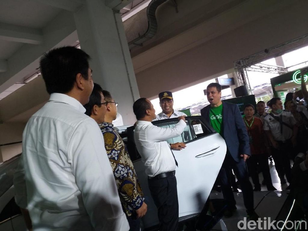 Kemenhub Pesan 100 Mobil Listrik untuk Kendaraan Dinas Kemenhub Pesan 100 Mobil Listrik untuk Kendaraan Dinas