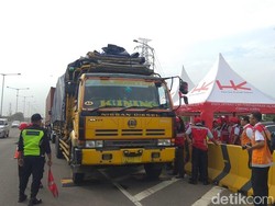 Awas! Truk Obesitas Lewat Tol Akses Tanjung Priok Bakal Ditilang