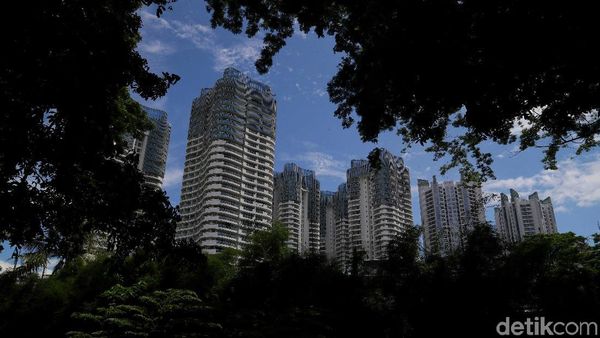 Merawat Ruang Terbuka Hijau di Antara Hutan Beton Ibu Kota