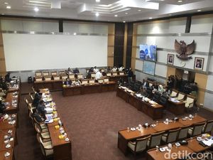 Direksi TVRI Soroti Isu Liga Inggris di Balik Pemecatan Helmy Yahya Direksi TVRI Soroti Isu Liga Inggris di Balik Pemecatan Helmy Yahya