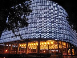 5 Bangunan Cantik Ini Terbuat dari Sampah Kemasan Plastik