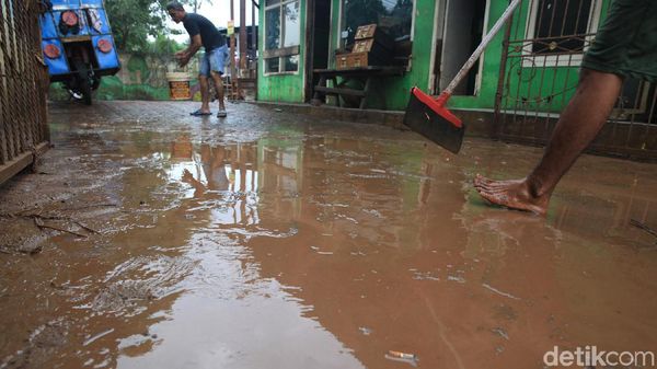 Sempat Terendam 1 Meter, Banjir Pondok Labu Sudah Surut