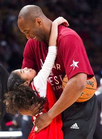 Kedekatan Legenda NBA Kobe Bryant & Putrinya yang Tewas dalam Kecelakaan