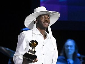 Grammy Awards 2020 Dibuka dengan Kemenangan Perdana Lil Nas X Grammy Awards 2020 Dibuka dengan Kemenangan Perdana Lil Nas X
