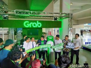 Mulai Hari Ini, Taksi Listrik Beroperasi di Bandara Soetta