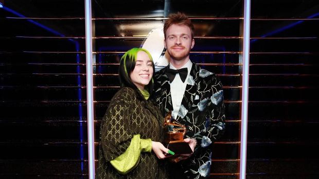 Billie Eilish Sapu Bersih Piala Utama Grammy Awards 2020