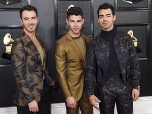 Tes Pengetahuan Kamu Soal Jonas Brothers, Yakin Fans Berat?