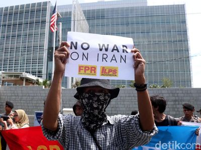 Demo Massa di Depan Kedubes AS