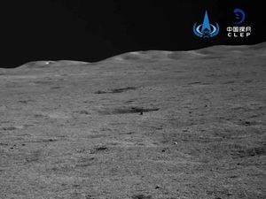 China Rilis Foto-foto Terbaru dari Sisi Terjauh Bulan China Rilis Foto-foto Terbaru dari Sisi Terjauh Bulan