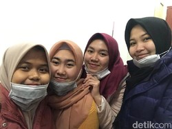Khofifah Upayakan Opsi Pemulangan 12 Mahasiswi Jatim di Wuhan