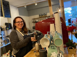 Keren! Wanita Ini Beli Coffee Shop yang Dulu Jadi Tempat Kerjanya