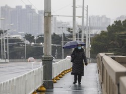 Corona Menyebar Cepat di Negara Lain, China Imbau Warganya di LN Tak Bepergian