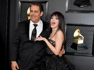 Bukan Shawn Mendes, Ini Pria yang Temani Camila Cabello di Grammy Bukan Shawn Mendes, Ini Pria yang Temani Camila Cabello di Grammy