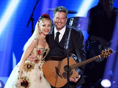 Gwen Stefani dan Blake Shelton Tampilkan Duet Manis di Grammy