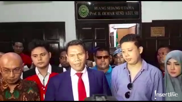 Trio ikan asin, Galih Ginanjar, Pablo Benua, dan Rey Utami