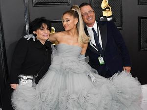 Ariana Grande Ajak Orang Tua di Grammy Awards 2020