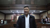 Dituntut 2 Tahun Penjara, Begini Ekspresi Pengusaha Kock Meng