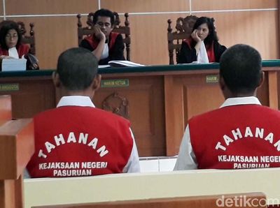 Terdakwa Kasus SDN Gentong Ambruk Jalani Sidang