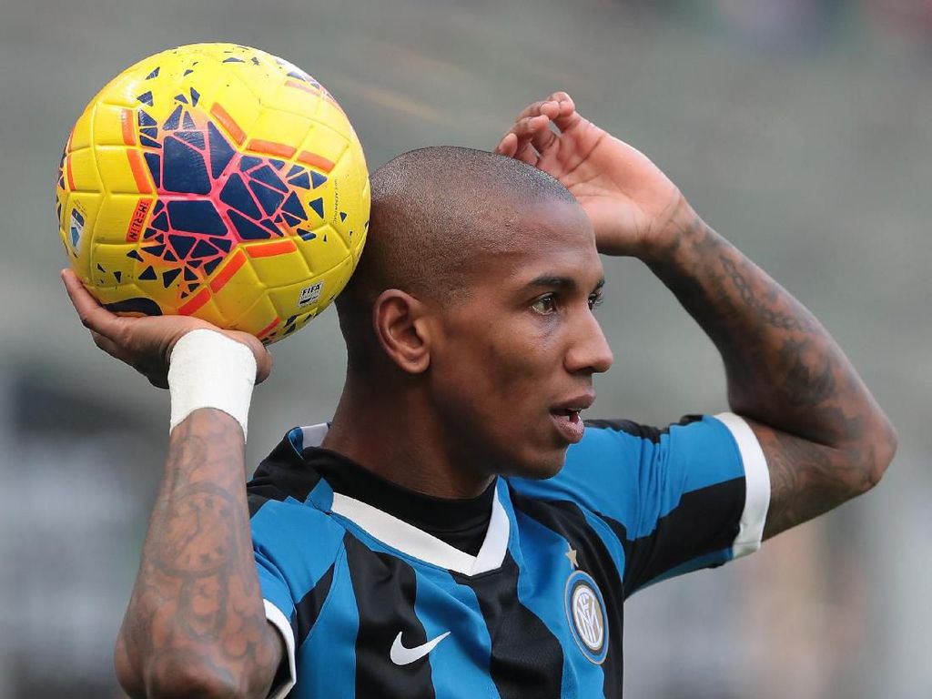 Debut Ashley Young di Inter Milan: Langsung Bikin Assist Debut Ashley Young di Inter Milan: Langsung Bikin Assist