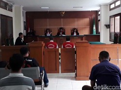 Terdakwa Korupsi SDN Gentong Dituntut 1 Tahun 3 Bulan Penjara