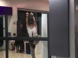 Diisolasi di Bandara, Turis China Ngamuk