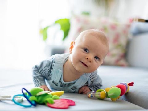 5 Mainan yang Bagus untuk Menstimulasi Pendengaran Bayi