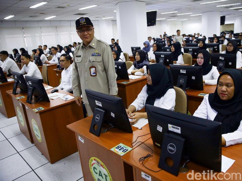 Kisah Unik Pelamar CPNS: Pakai Jimat hingga Ikut Tes Usai Melahirkan Kisah Unik Pelamar CPNS: Pakai Jimat hingga Ikut Tes Usai Melahirkan