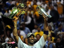 Kobe Bryant Tetap Bersinar Meski Dikepung Cedera